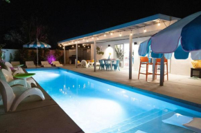Casa Palmina an MCM Oasis
